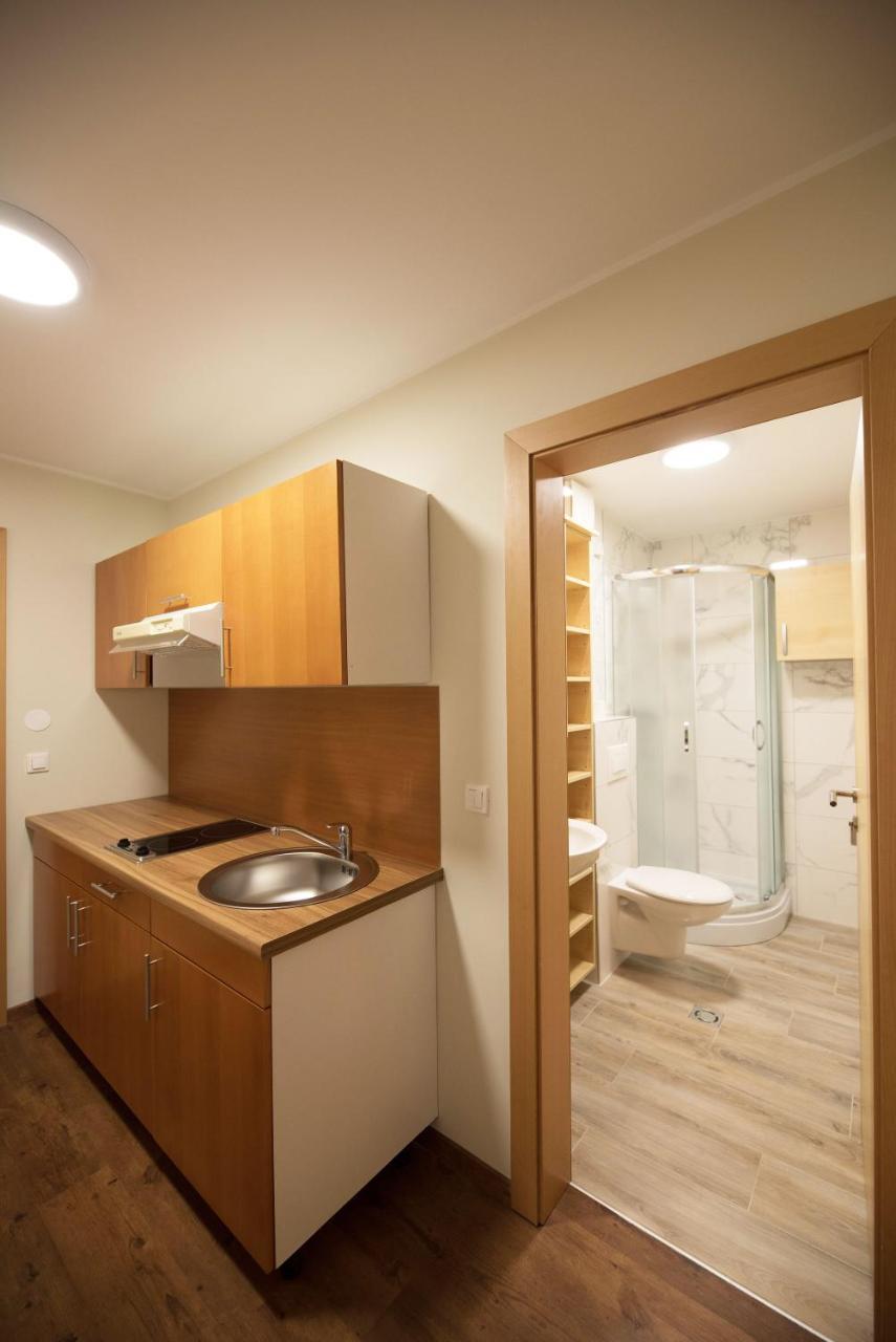 Hotel S